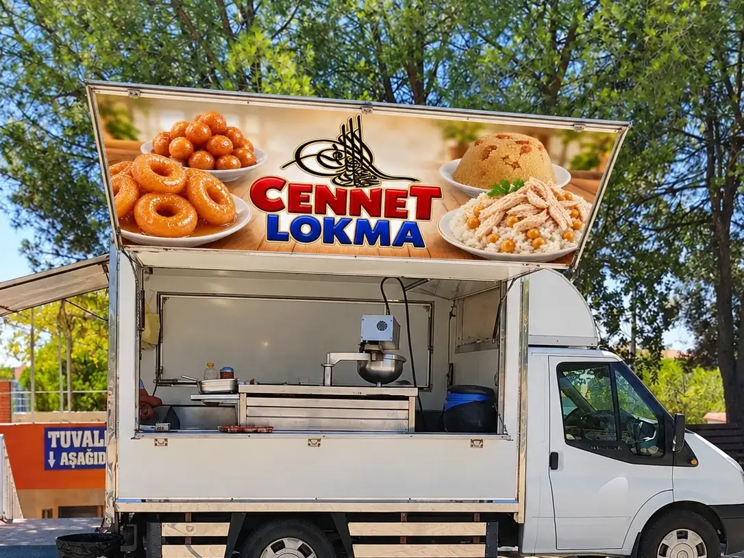 Cennet Lokma'nın gezici lokma aracı, tezgâh kapağı açık